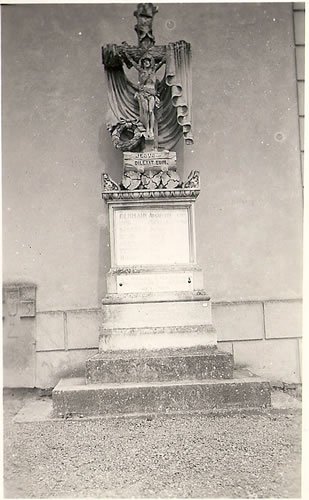 Monument aux morts - Août 1945 - Photos d'autrefois à Silly-sur-Nied